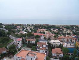 Venta de piso en Castelldefels photo 0