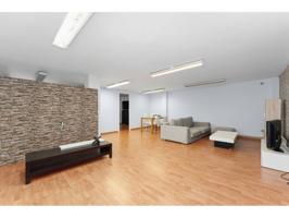 ¡Oportunidad Única! Local Comercial de 400m² en Pleno Funcionamiento con Entresuelo Acondicionado photo 0