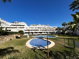 Estupendo apartamento de dos dormitorios con orientación sur en venta en Selwo, Estepona photo 0