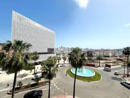 Piso amplio a la venta en posición inmejorable en Estepona photo 0