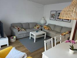 PRECIOSO CHALET PAREADO CON BODEGA EN LOS SAUCES photo 0