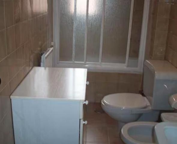 ¡Alquila tu hogar perfecto en Joaquina Eguaras, Granada! photo 0
