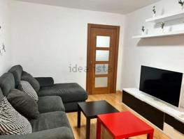 ** SE ALQUILA PISO EN CALLE VERDIALES IDEAL PARA ESTUDIANTES CHICAS ** photo 0