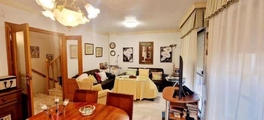 ** Se vende espectacular casa adosada reformada en Motril** photo 0