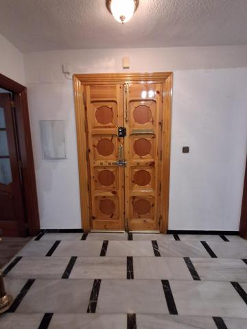 ** EN VENTA AMPLIA CASA EN EL CENTRO DE SANTA FE ** photo 0