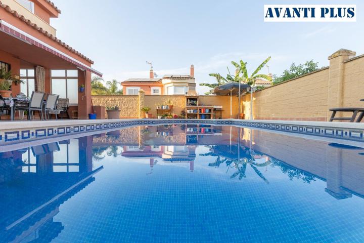 ** SE VENDE MAGNIFICO CHALET INDEPENDIENTE EN TORRE DEL MAR ** photo 0