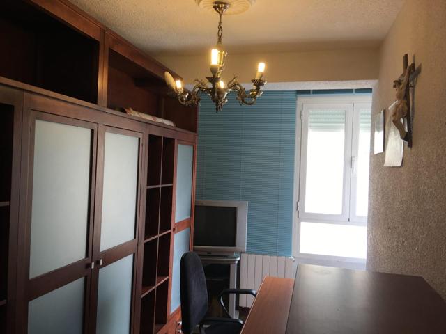 ALQUILER PARA PERFIL ESTUDIANTES – PISO EN CALLE PERIODISTA RUIZ CARNERO (ZONA ZAIDÍN) photo 0