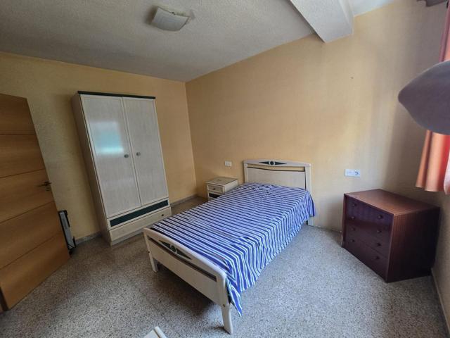 SE ALQUILA PISO PARA ESTUDIANTES EN PLAZA SAN PANTALEÓN – 4 HABITACIONES, 2 BAÑOS, 4ª PLANTA, LUMINOSO, ASCENSOR, EXCELENTE UBICACIÓN photo 0