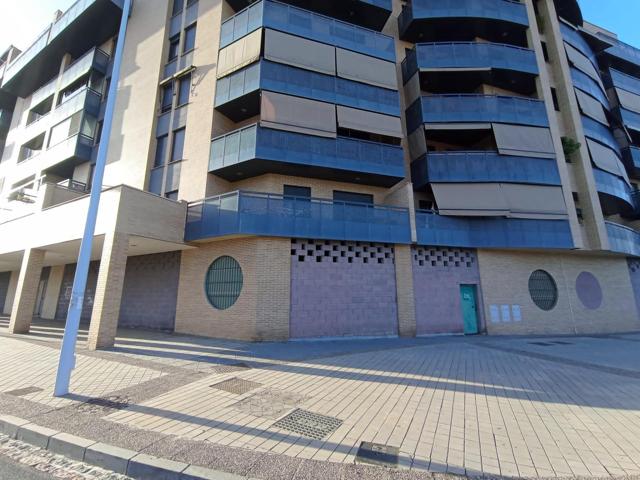 Local en venta en calle Pedro Machuca 100 photo 0