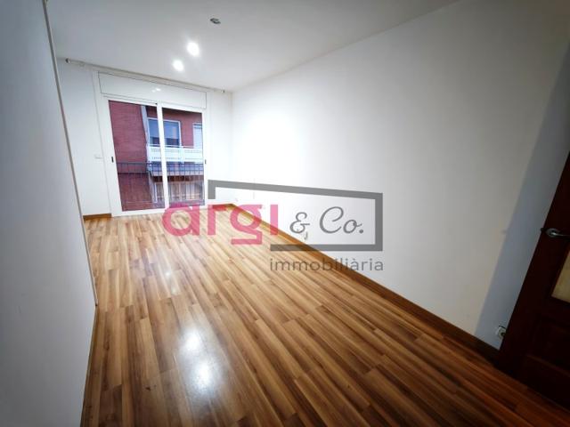 Piso En venta en Viladecans photo 0