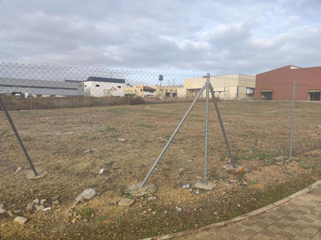 Terrenos Edificables En venta en Salteras photo 0