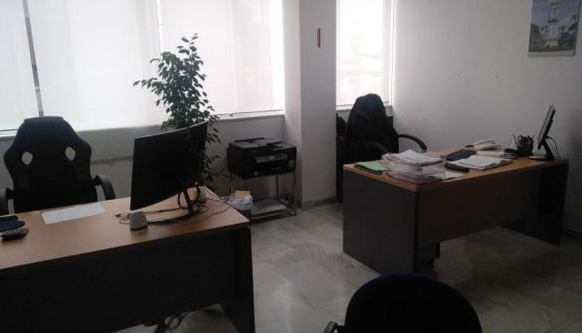 Oficina En alquiler en Mairena del Aljarafe photo 0