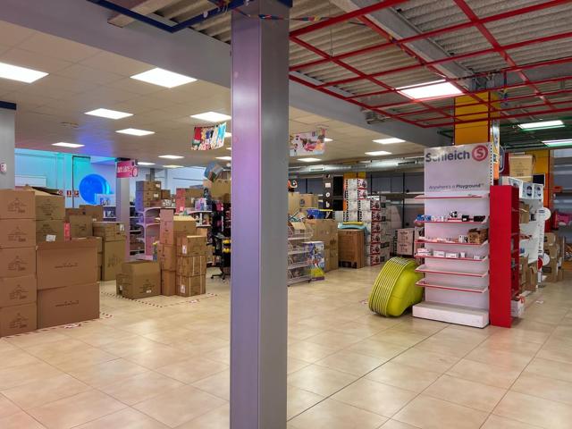 Almacén En alquiler en Mairena del Aljarafe photo 0