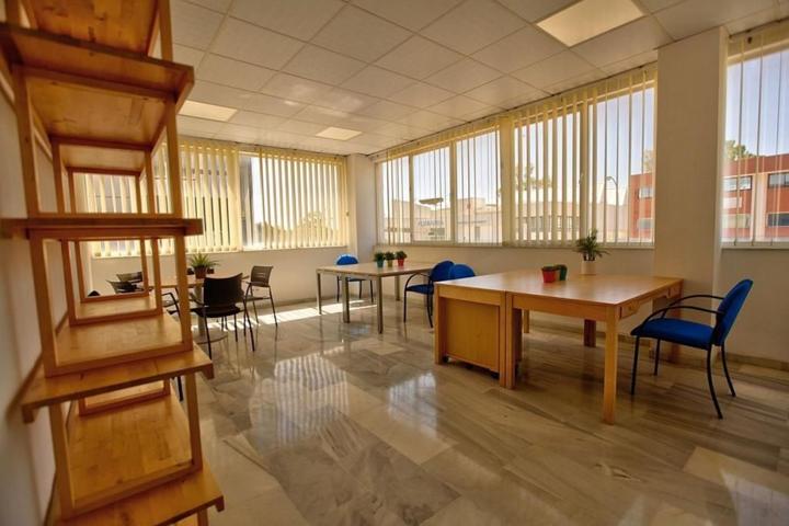 Oficina En alquiler en Mairena del Aljarafe photo 0