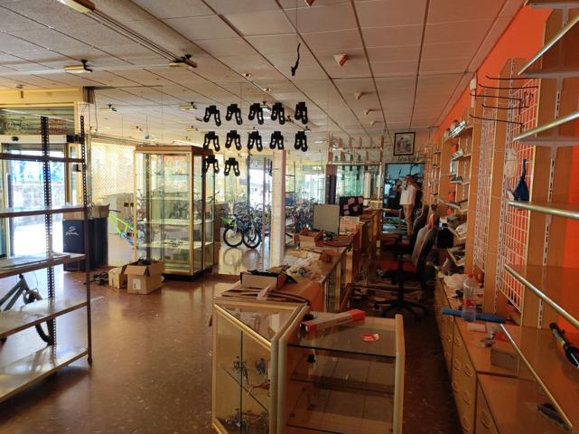 Local En venta en Mairena del Aljarafe photo 0