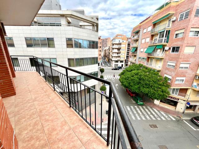 Amplio piso muy centrico con gran terraza photo 0