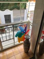 Se vende piso con terraza y patio en Benalua photo 0