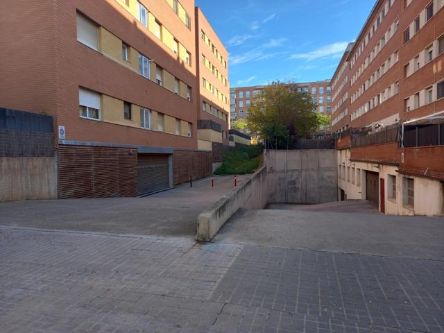 Plaza Parking doble en Can Rull photo 0