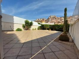 Apartamento de 2 dormitorios con 80m2 de jardin photo 0