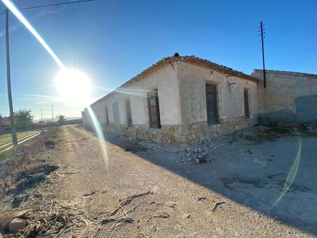 FANTÁSTICA PARCELA CON VIVIENDA PARA REFORMAR EN EL CAMPILLO photo 0