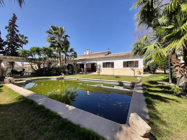 Chalet de grandes dimensiones y Piscina en El Campillo photo 0