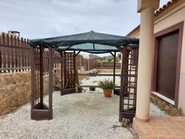 Apartamento de 2 dormitorios, piscina comunitaria y plaza de garaje en los Collados. Aguilas photo 0