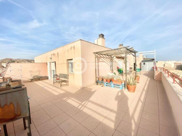 Ático con dos dormitorios y 35m2 de terraza en San Cristóbal photo 0
