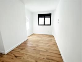 Piso con tres dormitorios y garaje en Jerónimo Santa Fe photo 0