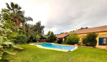 Chalet de tres dormitorios con piscina y sauna en el Campillo photo 0