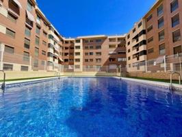 Apartamento de 2 dormitorios en urbanización con piscina a un paso del Paseo de Parra photo 0