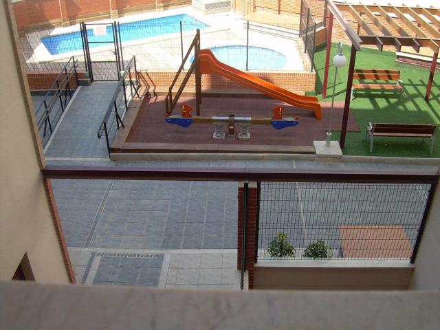 ESTUPENDA VIVIENDA DE TRES DORMITORIOS CON PISCINA COMUNITARIA. photo 0