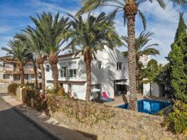 Exclusiva villa con 5 dormitorios y piscina privada en Calarreona photo 0