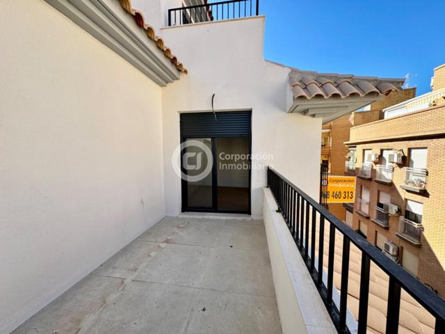Piso de 4 dormitorios con balcón en el centro de Lorca photo 0
