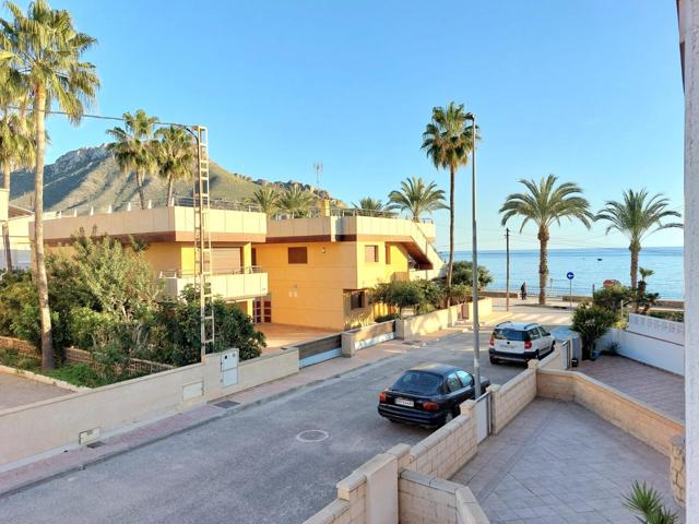 Piso de 3 dormitorios, con terraza y vistas, cerca de la Playa Calabardina photo 0