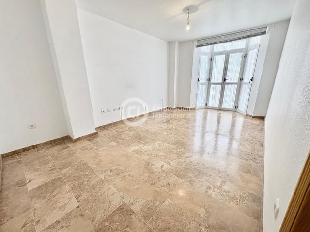 Apartamento con dos dormitorios en pleno centro de Lorca seminuevo photo 0