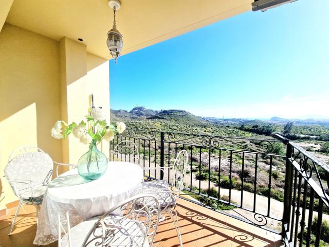 Apartamento de dos dormitorios con vistas y piscina photo 0