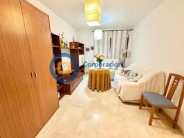 Apartamento con un dormitorio y garaje en pleno centro photo 0