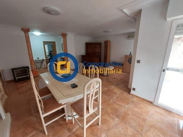 Piso con tres dormitorios y garaje en Alameda de Cervantes photo 0