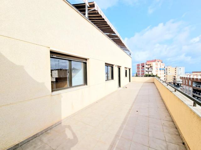 Atico de 3 dormitorios con terraza de 50m en la misma planta en el residencial Las Buganvillas photo 0