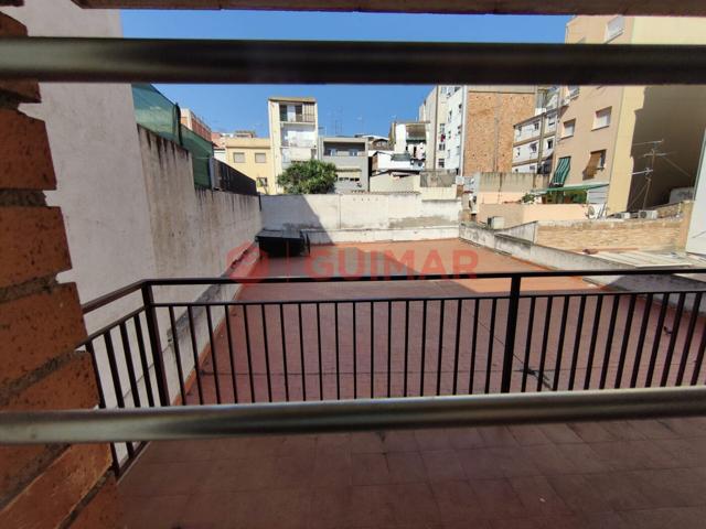Ámplio piso con gran terraza en La Torrassa photo 0