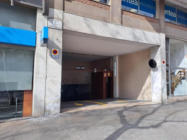 GRAN OPORTUNIDAD DE INVERSIÓN VENTA DE 3 Plazas de Parking en la Calle Entenza-Josep Tarradellas photo 0