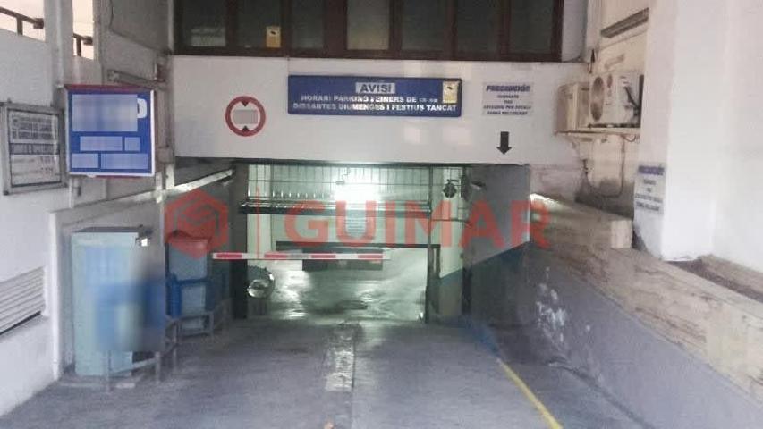 ESPECIAL INVERSORES. EN VENTA LOTE DE 2 LOCALES DESTINADOS A PARKINGS EN GAVA - CENTRO photo 0