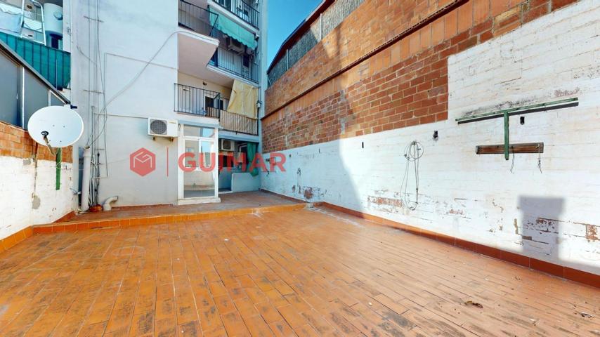 PISO EN VENTA PARA REFORMAR CON TERRAZA DE 68 M2- Castelldefels (Centro) photo 0
