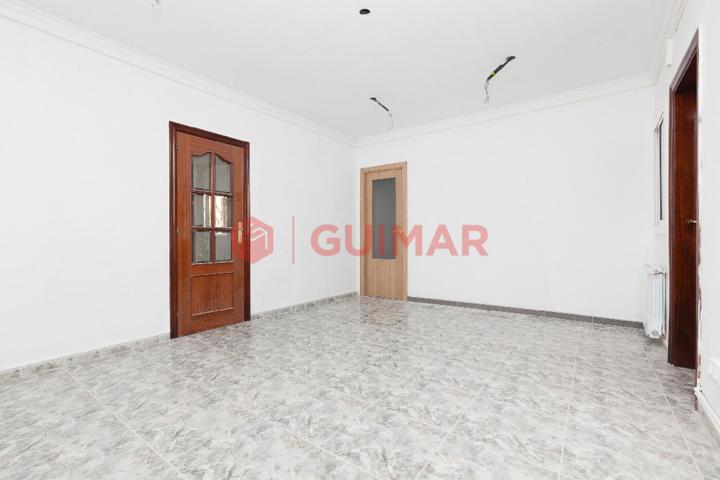 PISO EN VENTA EN SANT JOAN DESPI C- INDUSTRIA photo 0