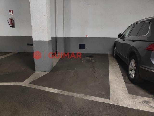 ¡Tu solución ideal de aparcamiento, plaza de parking! CENTRO DE ESPLUGUES photo 0