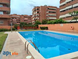 ¡ESPECTACULA PISO EN CORNELLA ZONA FATJO. CON PISCINA, PARKING Y TRASTERO! photo 0