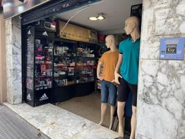 Local en venta con inquilino – Inversión con rentabilidad en Esplugues de Llobregat photo 0