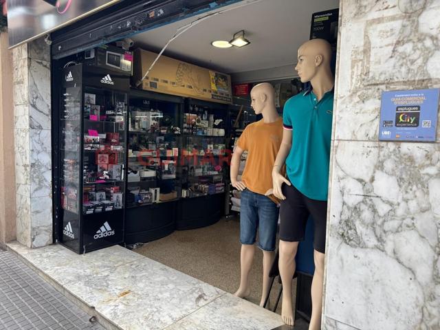 Local en venta con inquilino – Inversión con rentabilidad en Esplugues de Llobregat photo 0