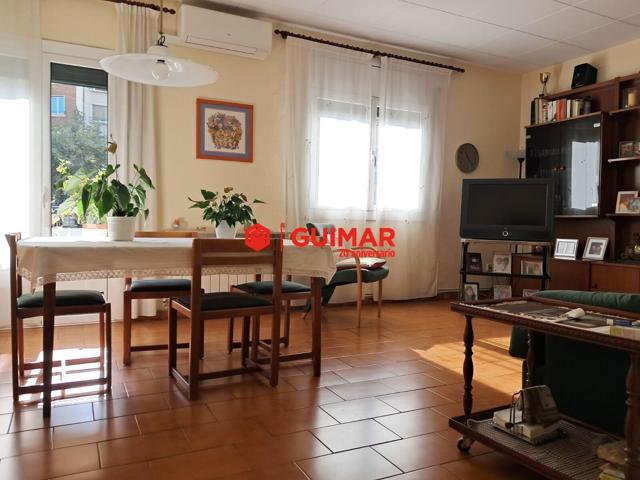 PISO EN VENTA EN GRAN VIA CORTS CATALANES- BARCELONA. 4 HAB- 1 BAÑO- ASCENSOR. photo 0