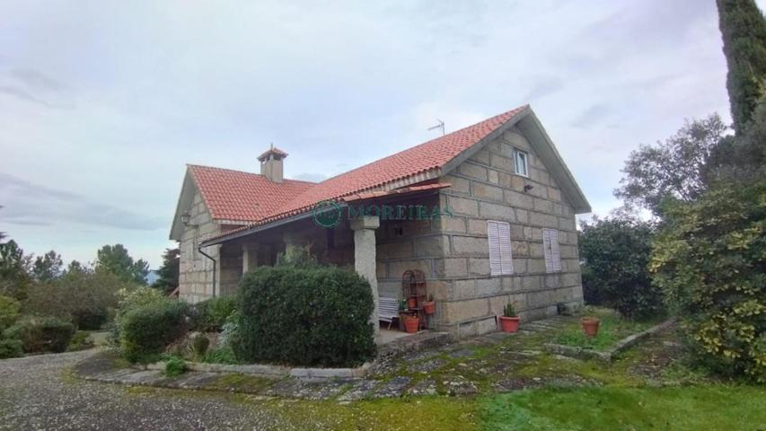 Casa Rústica de piedra. San Cibrao das Viñas. photo 0